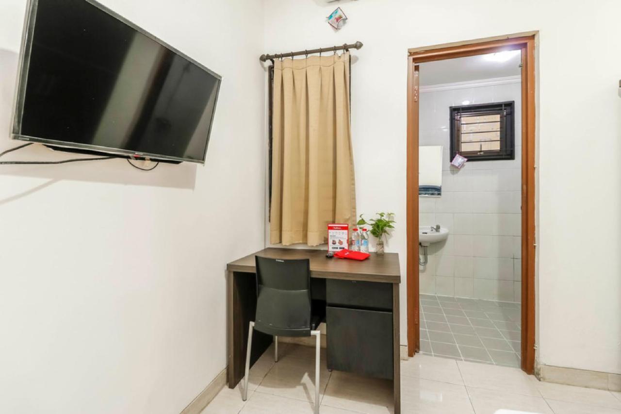 Reddoorz Plus Near Trisakti University Jakarta Eksteriør bilde